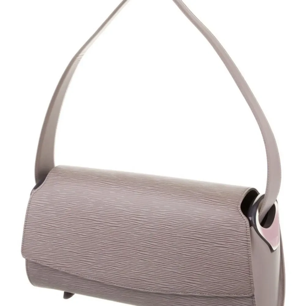 Pristine!! Louis Vuitton/vintage nocturne GM Designer shoulder handbag